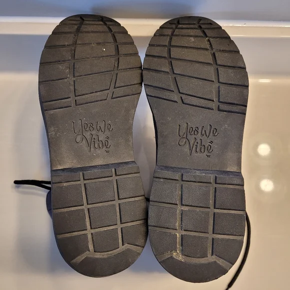 Yes We Vibe Bohemian Wolf Lace-up Combat Boots US Men's 10 / Women's 11.5 Gray - Picture 13 of 16